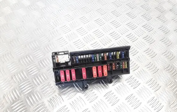 BMW 7 E65 E66 Fuse module 18560