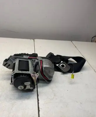 Mercedes-Benz S W221 Front seatbelt A2218603485