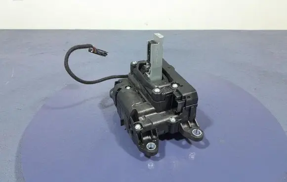 Audi Q7 4L Gear shift rod 4M1713041E