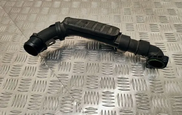 Peugeot 308 Intercooler hose/pipe 9677681880 1060098S01 PA666GF35