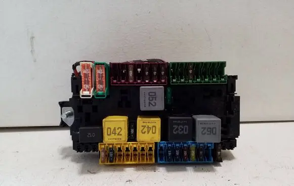 Mercedes-Benz Vito Viano W447 Fuse module A2469067100
