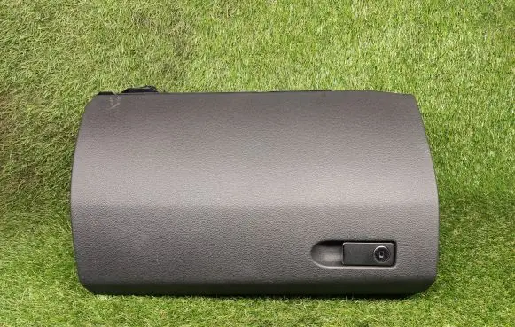 Mercedes-Benz E W212 Glove box set A2126802491