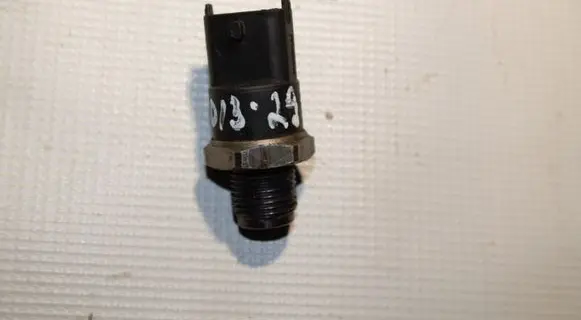 Volvo XC90 Fuel pressure regulator 0281002612