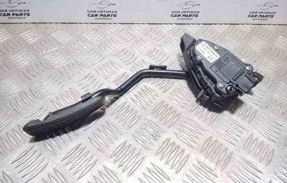 Jaguar XF X250 Accelerator throttle pedal 8X239F832B