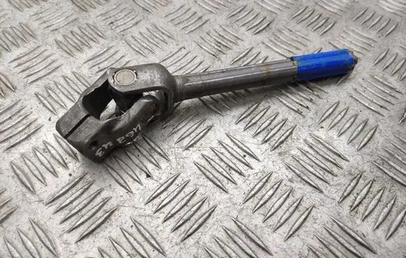 Volkswagen Golf VII Steering column universal joint