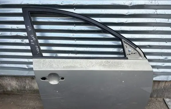 KIA Ceed Front door