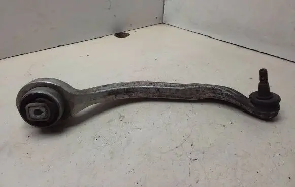 Volkswagen PASSAT B5.5 Front lower control arm/wishbone