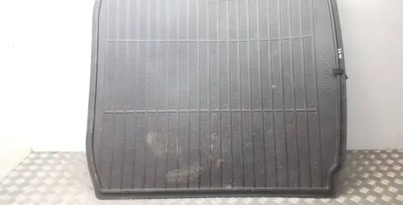 Trunk/boot mat liner