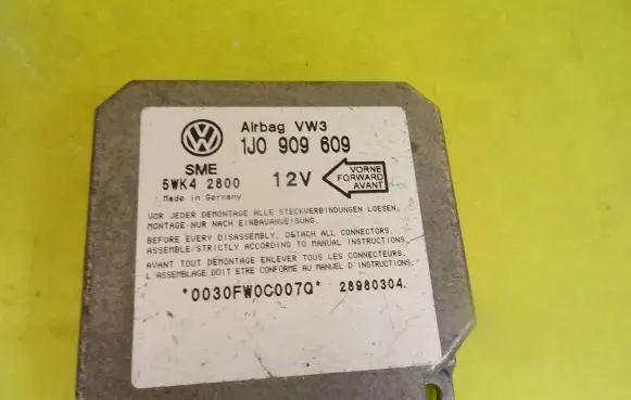 Volkswagen Golf IV Airbag control unit/module 1J0909609