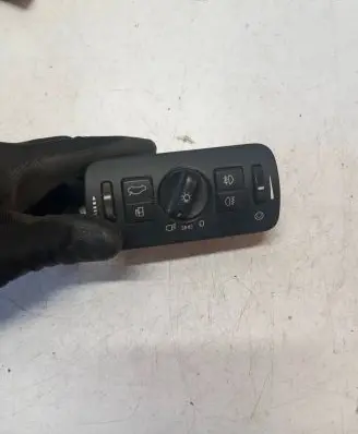 Volvo V70 Light switch 30739415 04066302