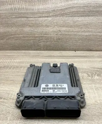 Volkswagen Touran I Engine control unit/module 03G906016A 0281010731