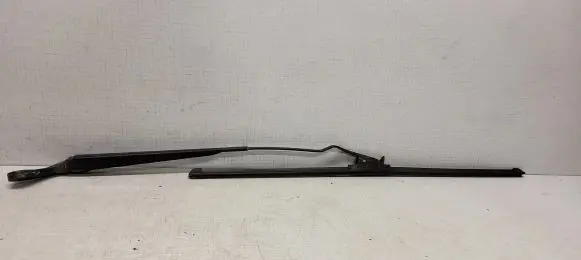 Chrysler Voyager Windshield/front glass wiper blade 4717364B