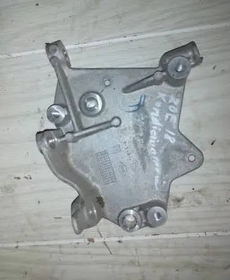 Renault Zoe A/C compressor mount bracket 296A68679R