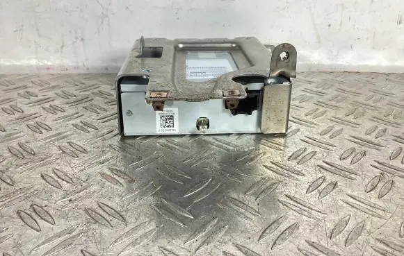 Tesla Model S Sound amplifier 105260900A