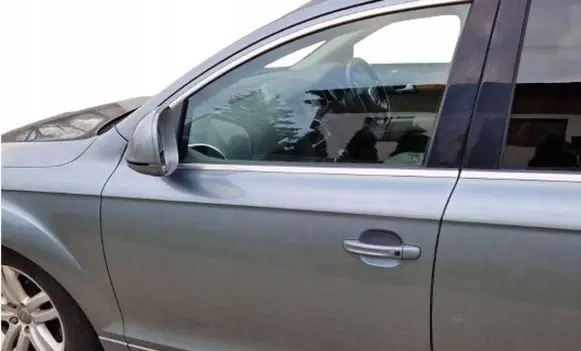 Audi Q7 4L Front door