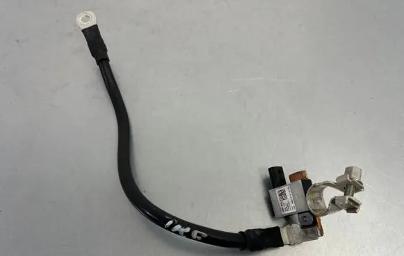 Volkswagen Touareg III Negative earth cable (battery) 8S0915181D