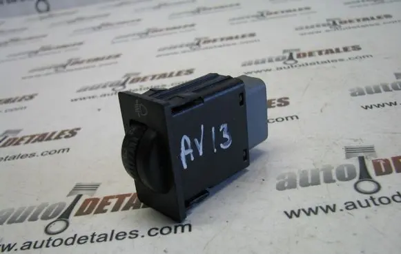 Toyota Avensis T220 Hazard light switch