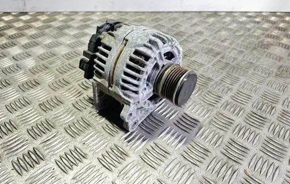 Skoda Fabia Mk2 (5J) Generator/alternator 06F903023D