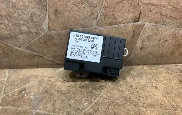 Mercedes-Benz SLC R172 Fuel injection pump control unit/module A0009006207