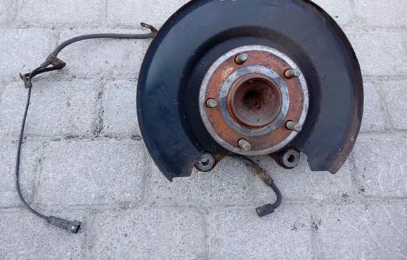 Fiat Freemont Rear wheel hub spindle/knuckle 