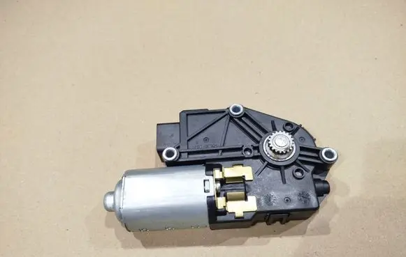KIA Pro Cee'd III Sunroof motor/actuator K8110J7000 81680J7700