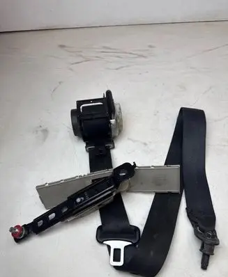 Nissan Pulsar Front seatbelt 627789000B