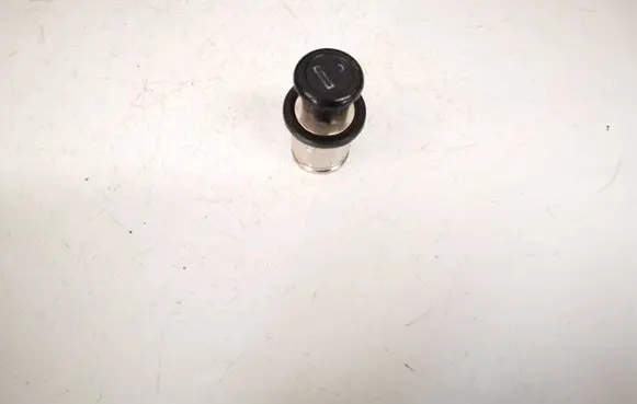 Toyota Avensis T220 Cigarette lighter 