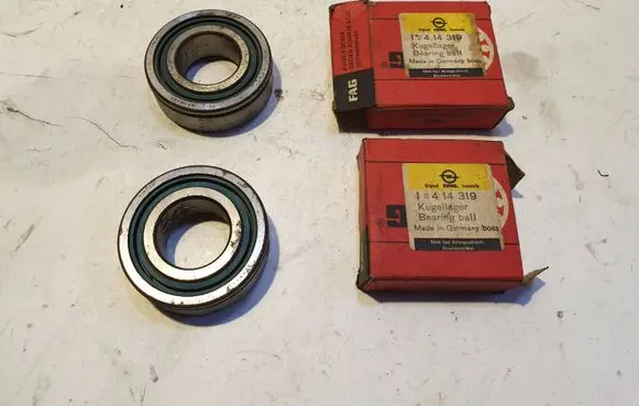 Opel Kadett E Front wheel bearing hub 6206RS