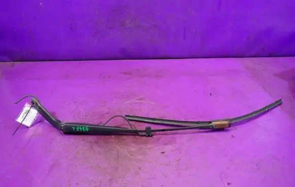 Volkswagen Crafter Front wiper blade arm