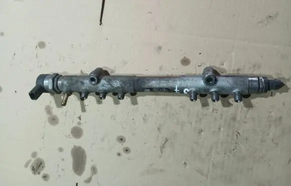 Volvo XC70 Fuel main line pipe 31259011 0445215023 027164