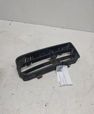 Volkswagen Golf IV Front bumper lower grill