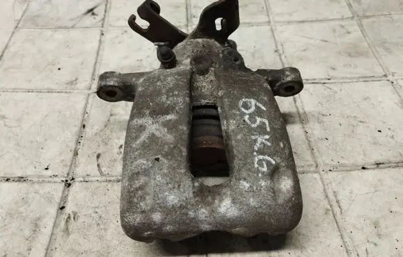 Opel Insignia A Rear brake caliper