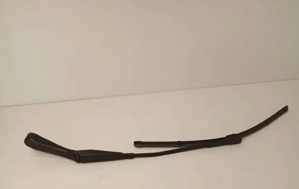 Mercedes-Benz GLC AMG Front wiper blade arm W000051783