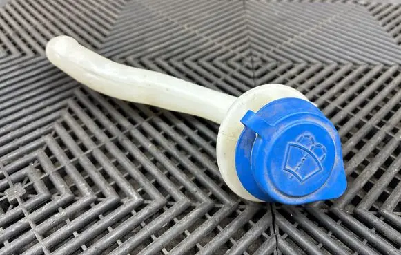 Volvo XC90 Window washer liquid tank fill tube 31349387