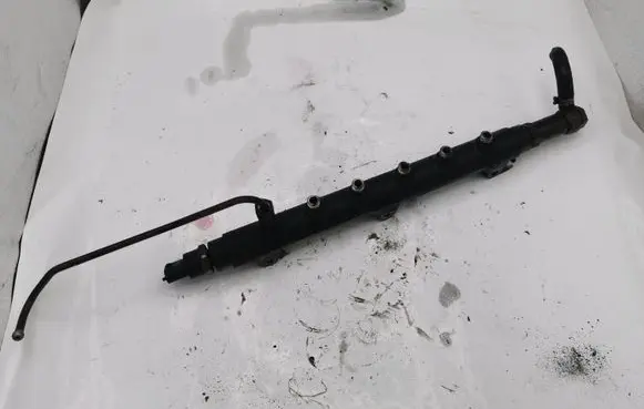 Volvo XC90 Fuel main line pipe 0445215015 30622085