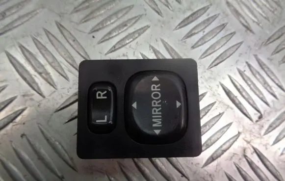 Toyota Corolla Verso E121 Wing mirror switch 769746A