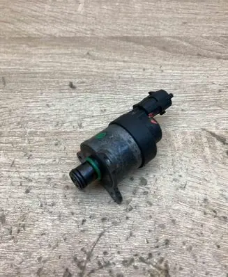 Peugeot 307 Fuel pressure regulator 040