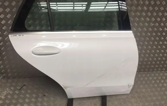 Mercedes-Benz C W206 Front door 