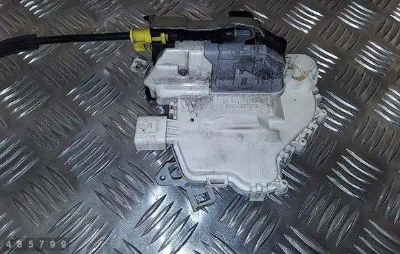 Audi A1 Front door lock 8J2837016C