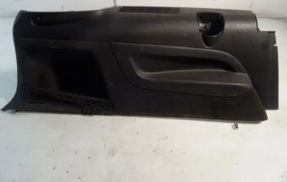 Audi Q7 4L Trunk/boot side trim panel 4L0863879
