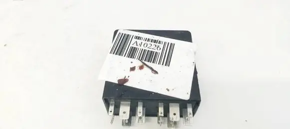 Audi A4 S4 B5 8D Other relay 4B0919471 5kg00656804