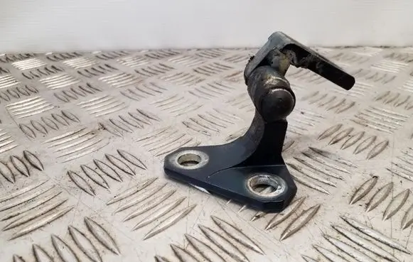 Volkswagen PASSAT B7 Front door upper hinge 3C0831401D