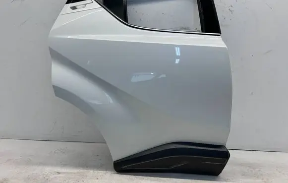 Toyota C-HR I Rear door 