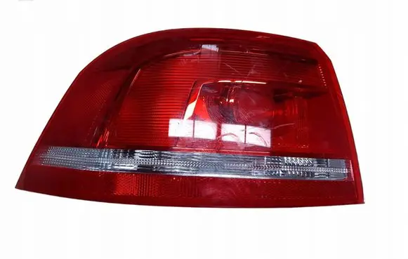 Volkswagen PASSAT B7 Rear/tail lights