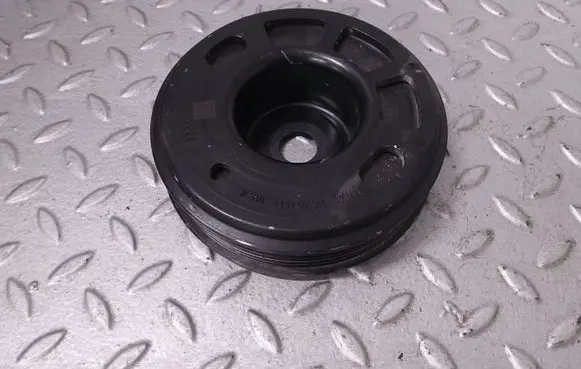 Skoda Fabia Mk3 (NJ) Crankshaft pulley 04C105243T 04C105243J