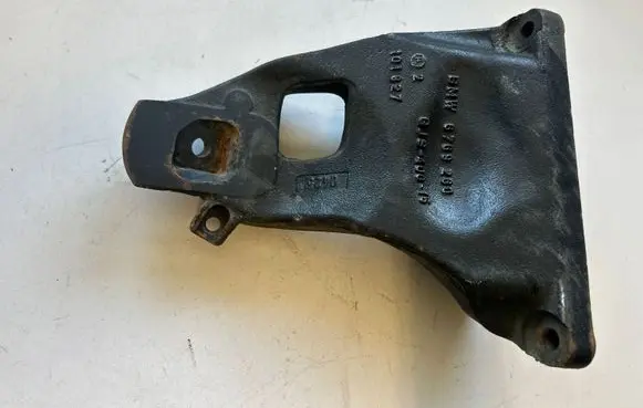 BMW 7 E65 E66 Engine mounting bracket 6769260