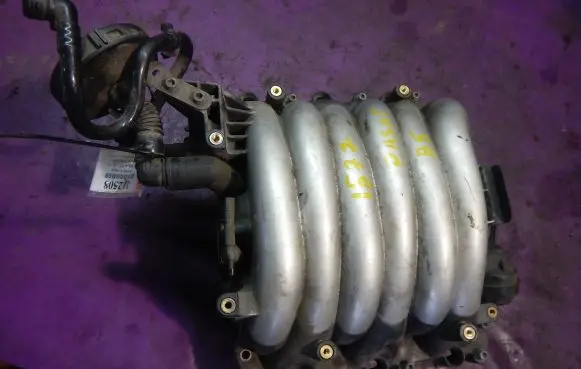 Volkswagen PASSAT B5.5 Intake manifold 078133151EE