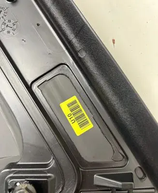 KIA Sorento Rear side window 43R000399 E000008 DOT748A53M35
