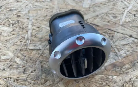 Audi TT Mk1 Dash center air vent grill 8N0820901