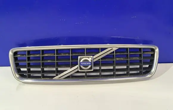 Front bumper upper radiator grill